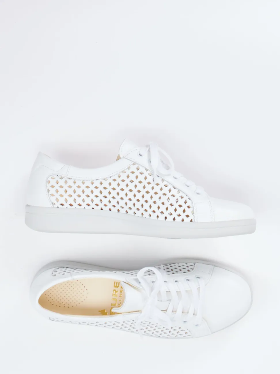 Christian Dietz – Sneaker aus Kalbleder Weiß Cut-Out