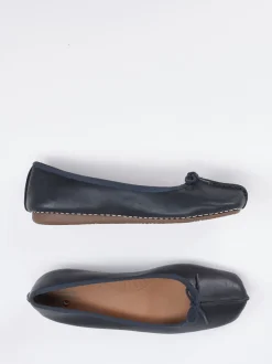 Clarks – Komfort-Ballerinas aus Kalbleder dunkelblau