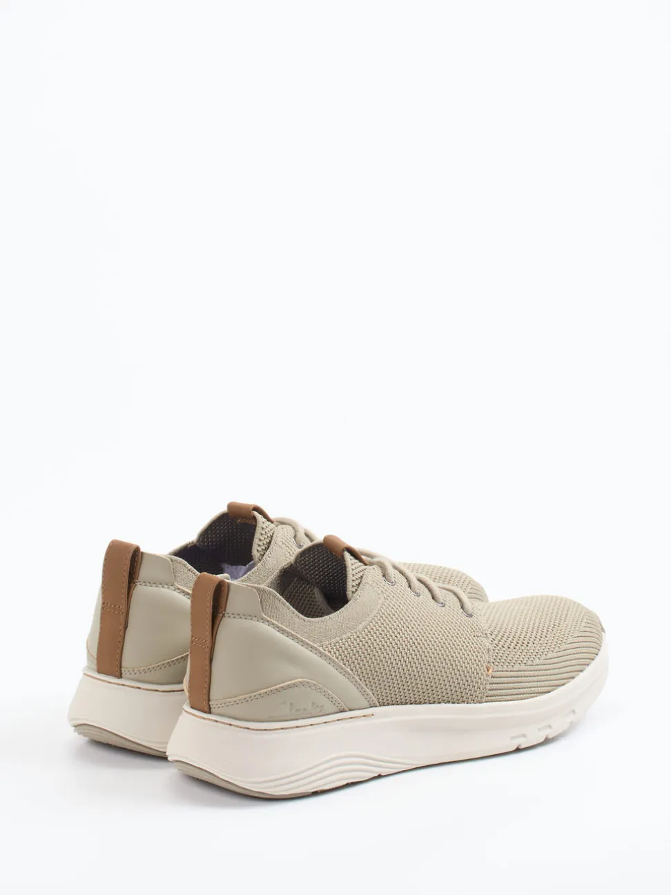 Clarks – Sneaker aus Stricktextil in Sandbeige