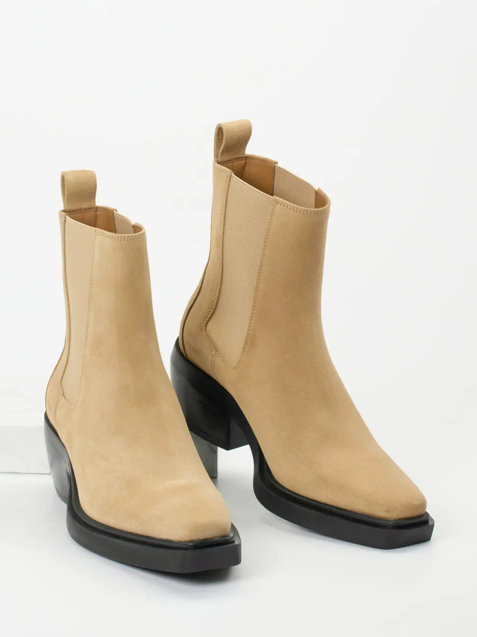 Copenhagen – Chelsea Boots aus Veloursleder Sandbeige
