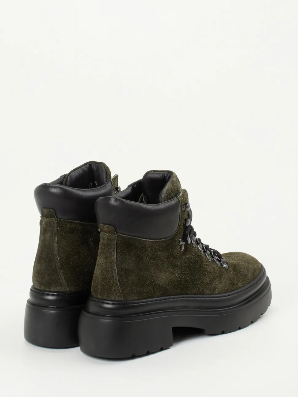 Copenhagen – Schnürboots aus Veloursleder Olivgrün