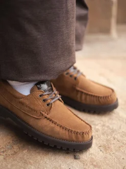 Copenhagen – Schnürschuh aus Veloursleder cognac