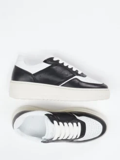 Copenhagen – Sneaker aus Kalbleder in Weiß-Schwarz