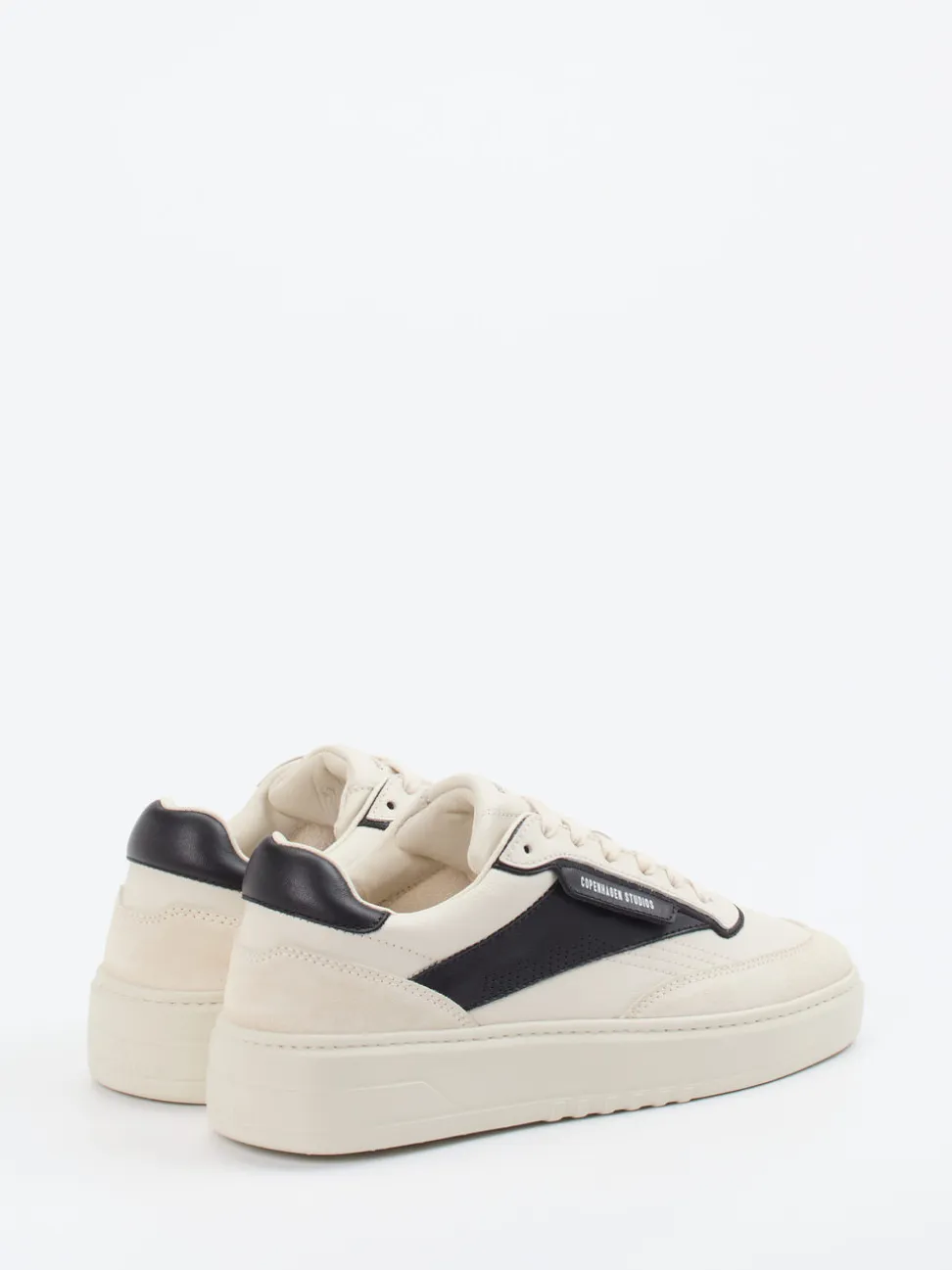 Copenhagen – Sneaker aus Velours- und Glattleder beige