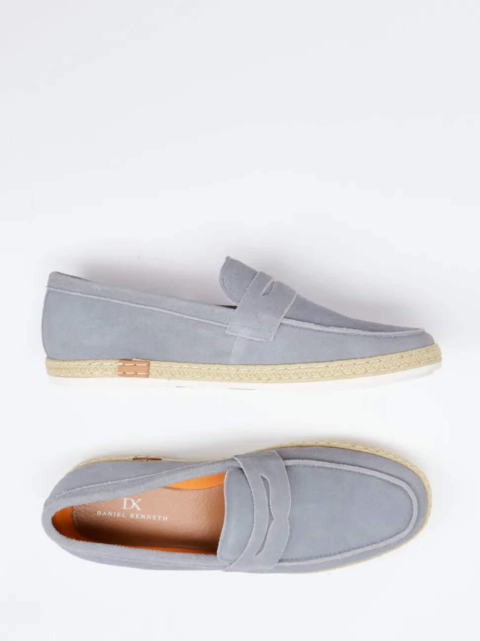 Daniel Kenneth – Slipper aus Veloursleder taubenblau