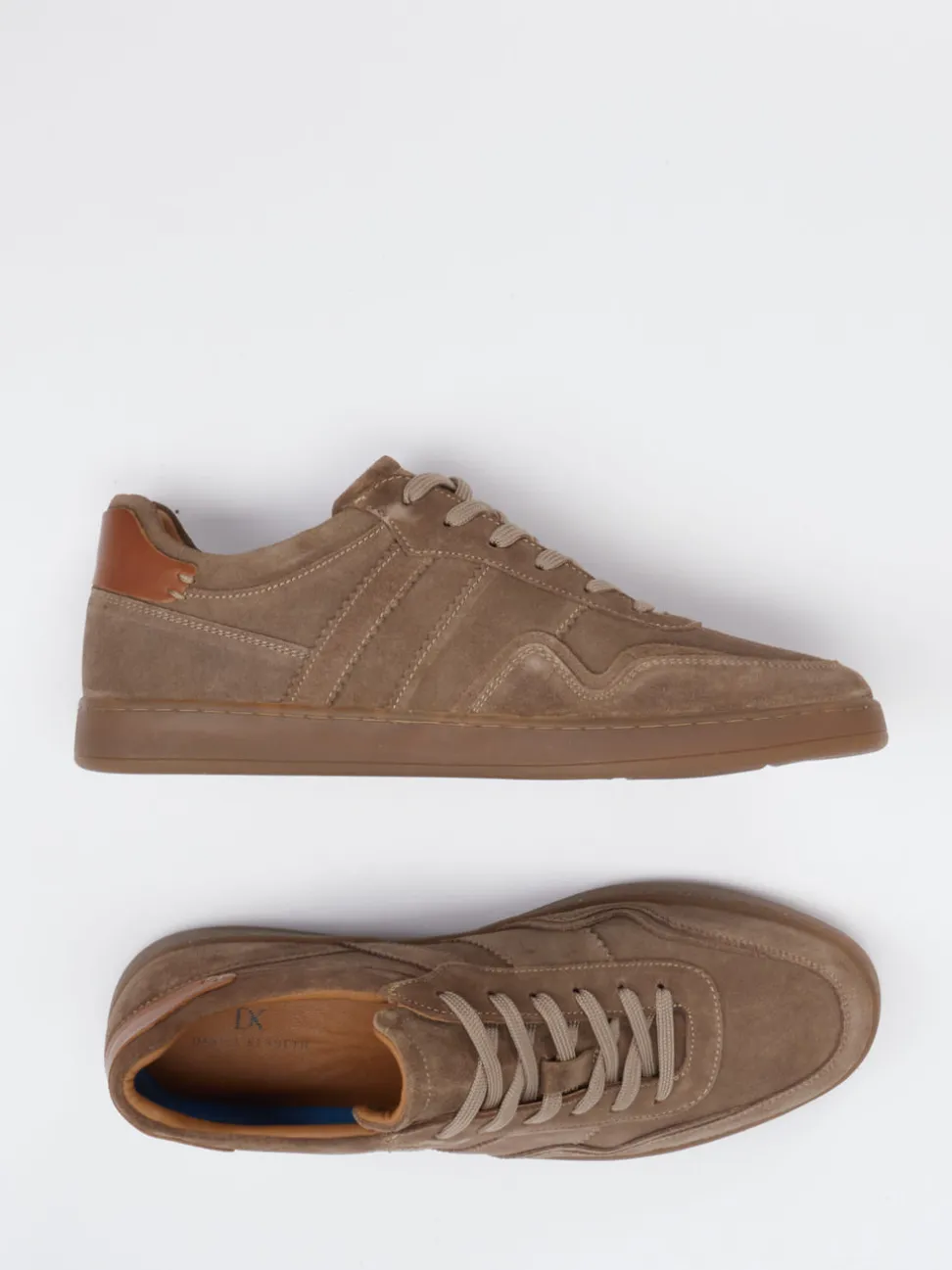 Daniel Kenneth – Sneaker aus Veloursleder in Taupe