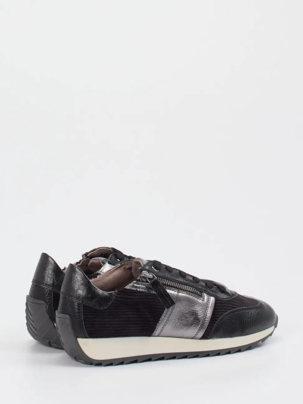 DL Sport – Sneaker aus Kalbleder mit Metallic-Details