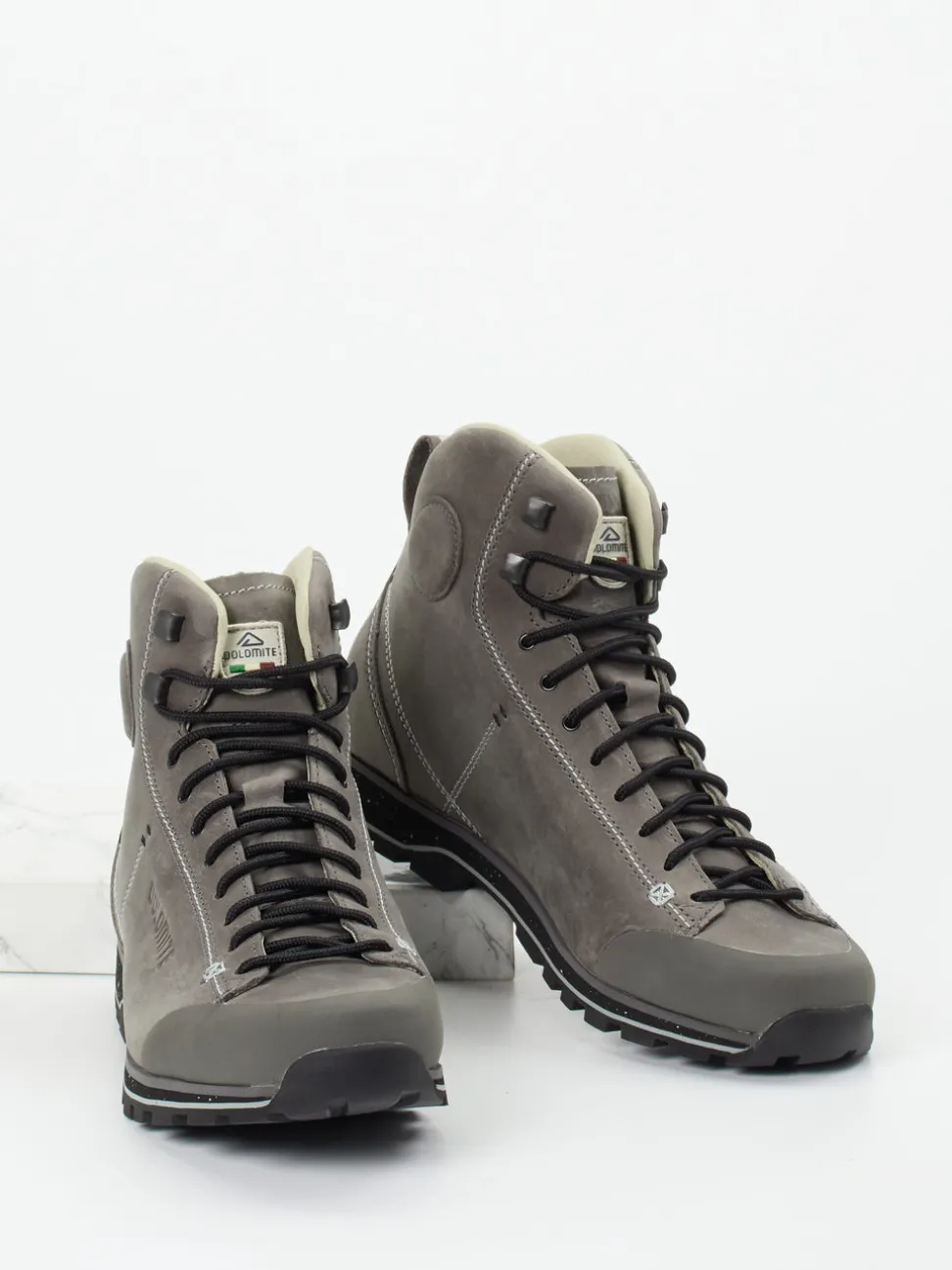 Dolomite 1897 – Wanderstiefel aus Nubukleder steingrau