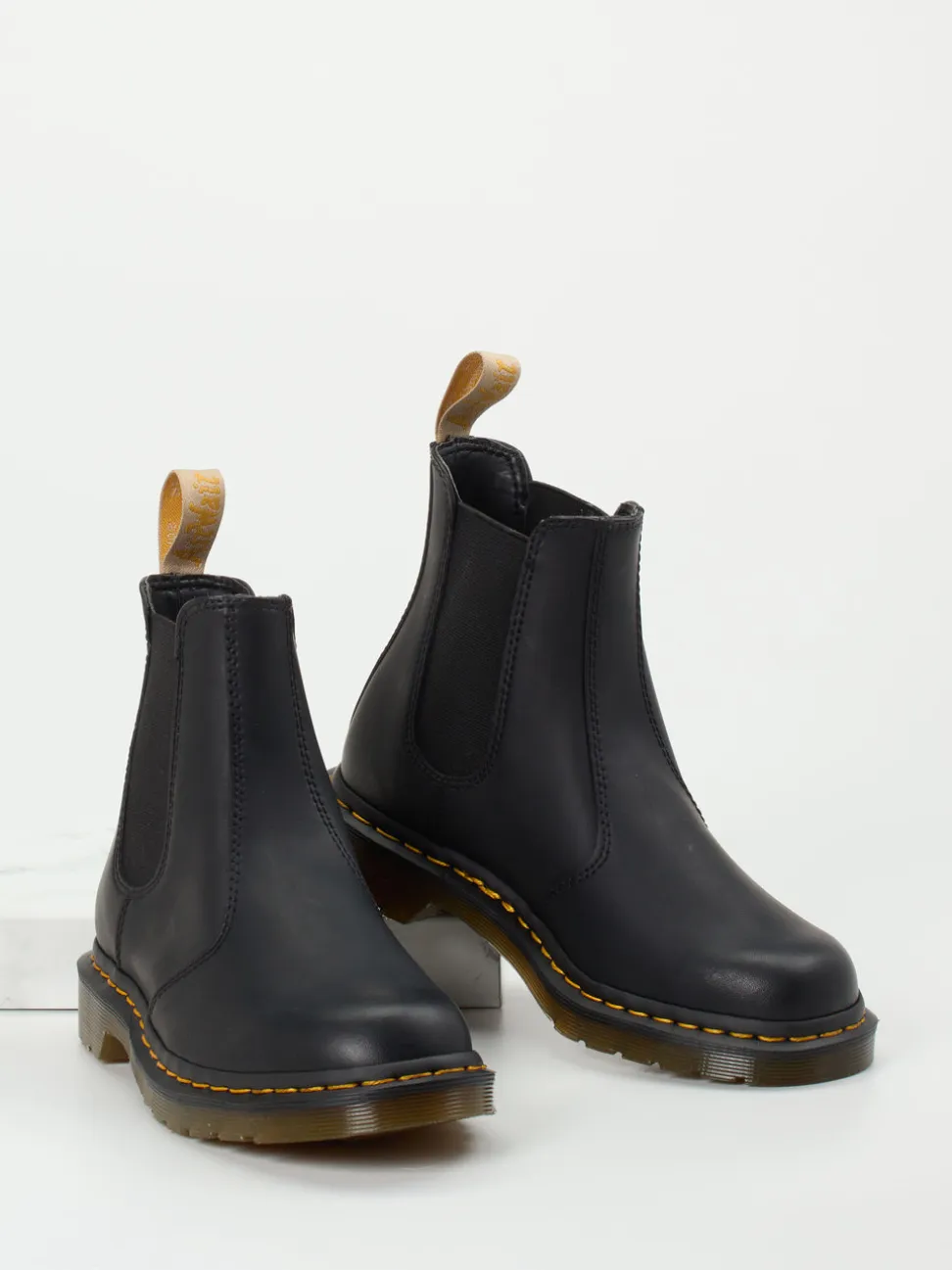 Dr. Martens – Chelsea Boots aus Lammleder Schwarz