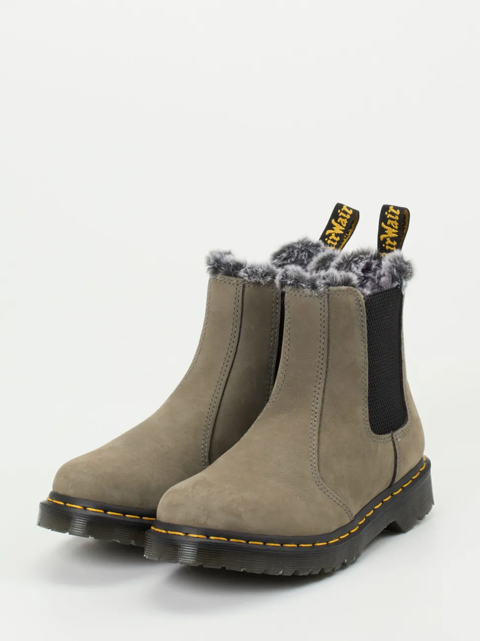 Dr. Martens – Chelsea Boots aus Nubukleder grau