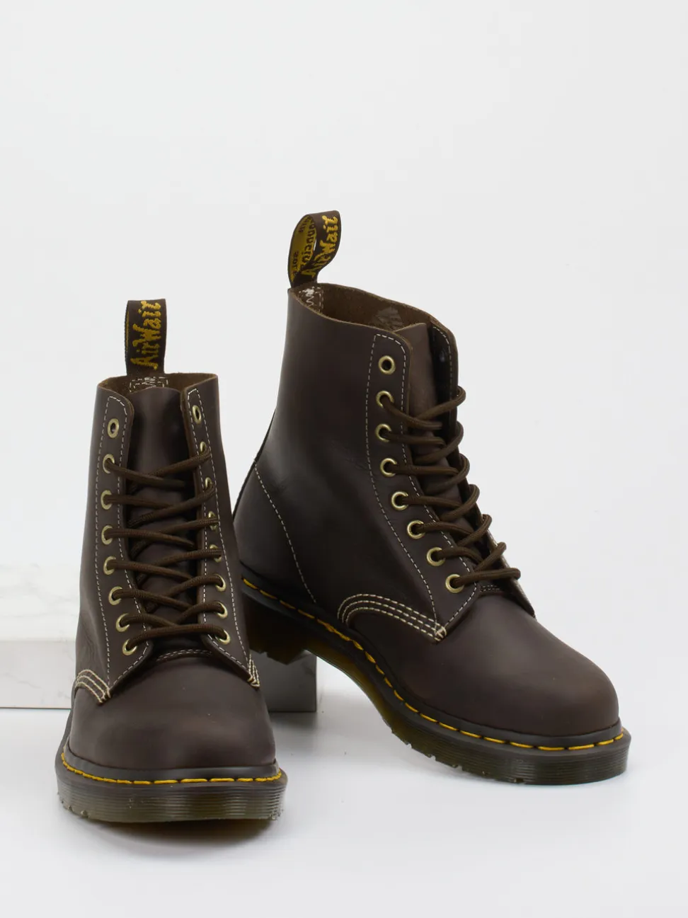 Dr. Martens – Combat Boots aus Kalbleder Dunkelbraun