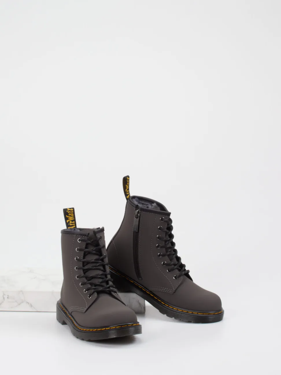Dr. Martens – Combat Boots aus Synthetik anthrazit
