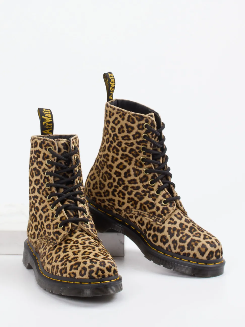 Dr. Martens – Schnürboots aus Fellimitat Leoprint