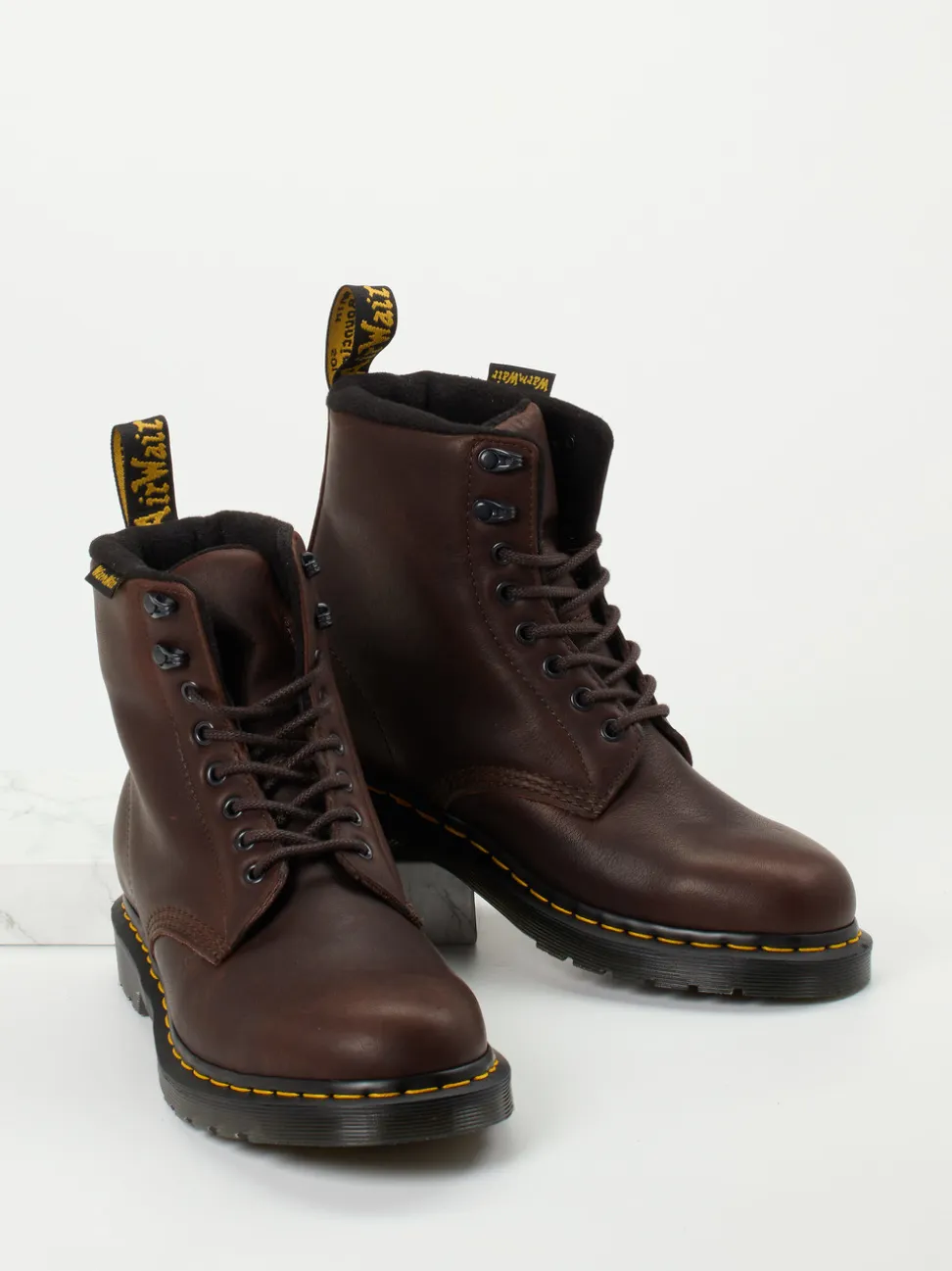 Dr. Martens – Schnürboots aus Fettleder dunkelbraun