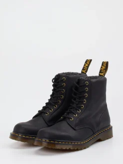 Dr. Martens – Schnürboots aus Fettleder Schwarz