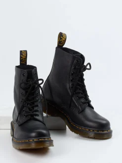 Dr. Martens – Schnürboots aus Kalbleder schwarz
