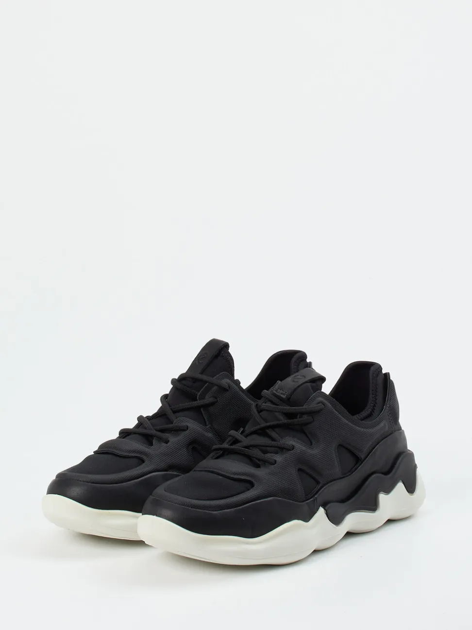 Ecco – Chunky Sneaker aus Textil in Schwarz
