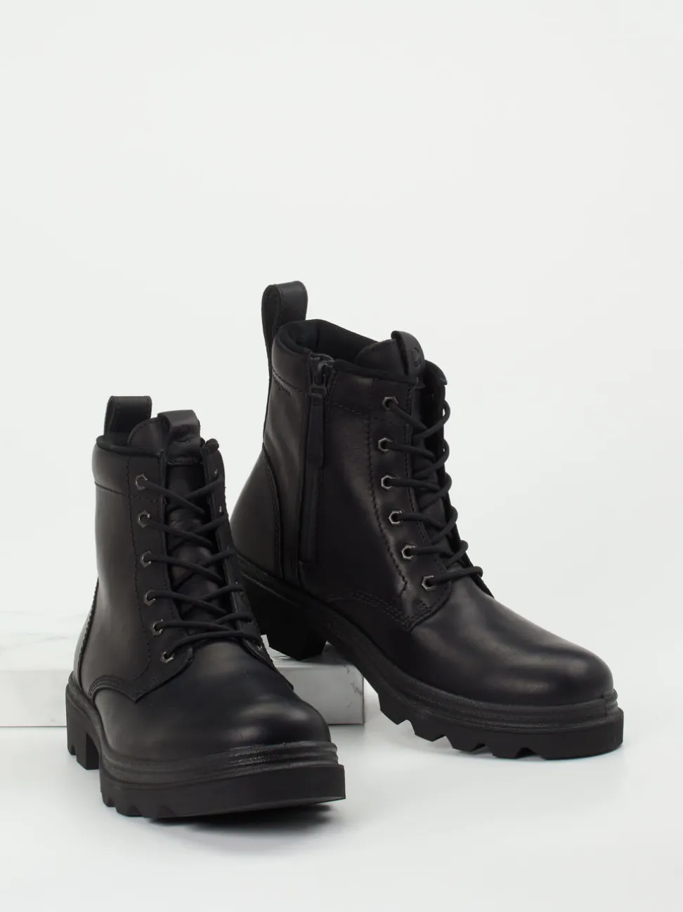 Ecco – Schnürboots aus Fettleder schwarz