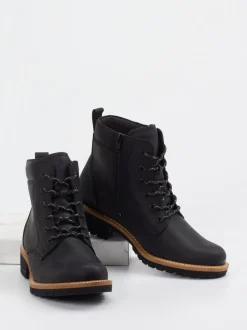 Ecco – Schnürboots aus Fettleder in Schwarz