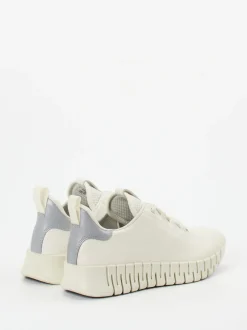 Ecco – Sneaker aus Kalbleder in Offwhite