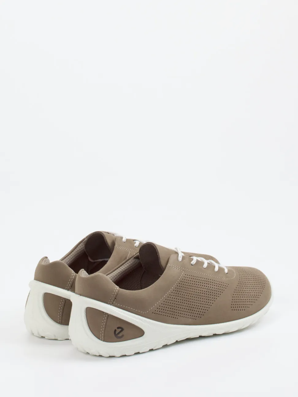 Ecco – Sneaker aus Nubukleder in Taupe