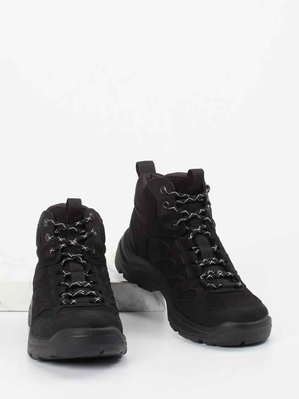 Ecco – Wanderschuh aus Nubukleder schwarz