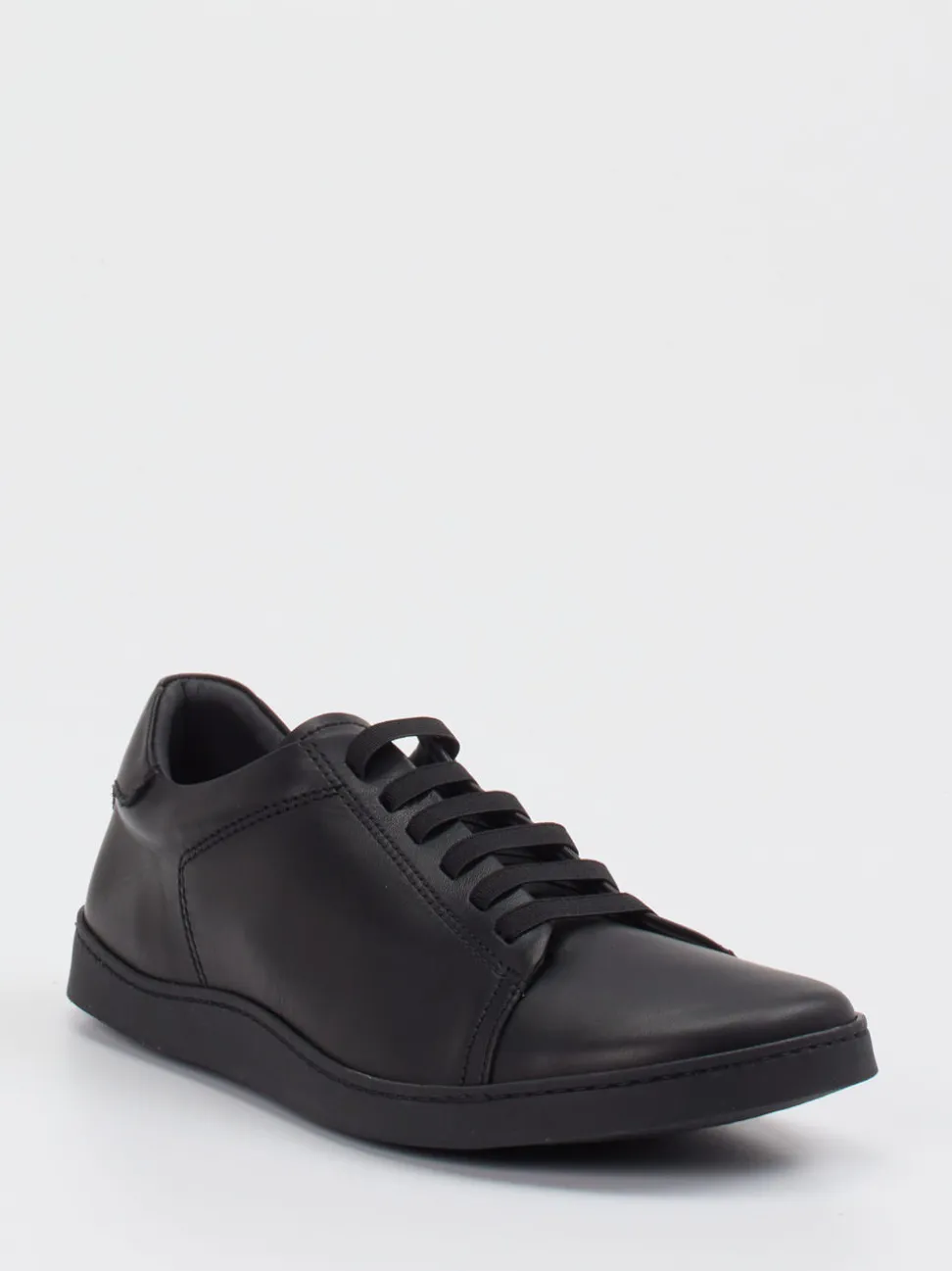 El Naturalista – Sneaker aus Kalbleder in Schwarz