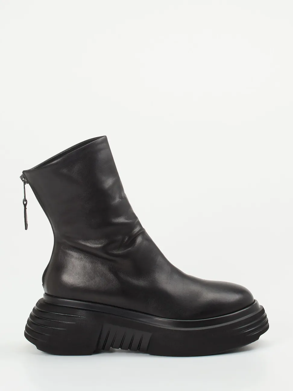 Elena Iachi – Plateau-Stiefelette aus Kalbleder Schwarz