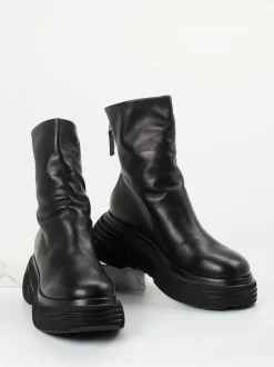 Elena Iachi – Plateau-Stiefelette aus Kalbleder Schwarz