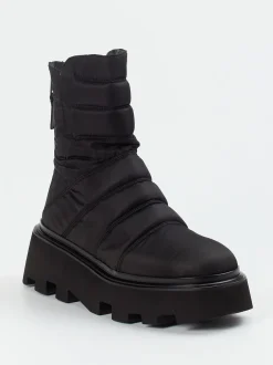 Elena Iachi – Stiefeletten aus Textil in Schwarz