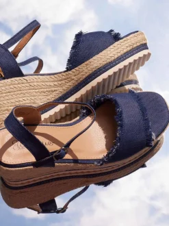 Ella Cruz – Keilsandaletten aus Denim und Jute