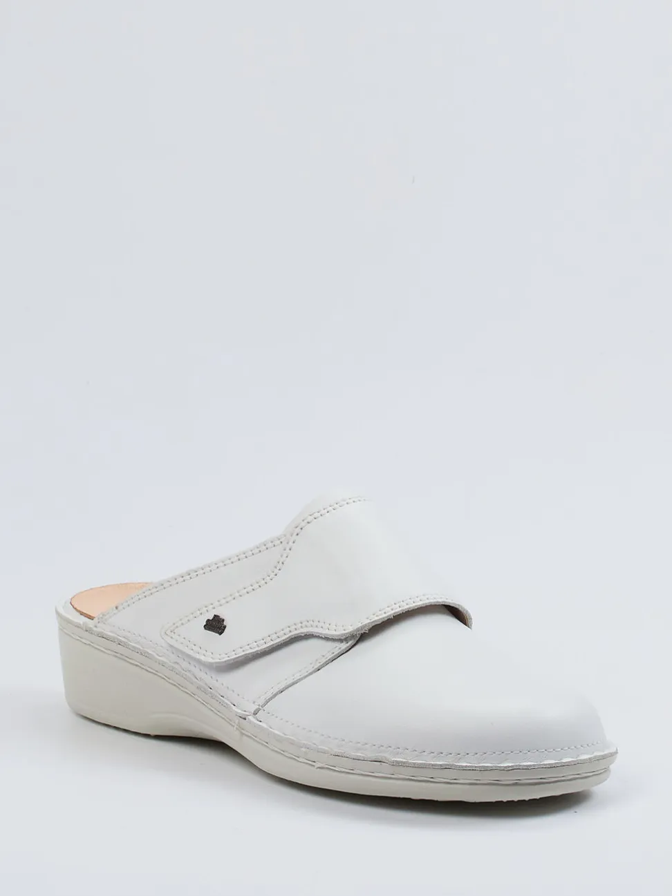 Finn Comfort – Komfort-Pantoletten aus Kalbleder weiß