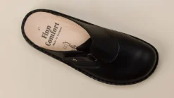 Finn Comfort – Komfort-Pantolette aus Kalbleder Schwarz