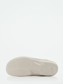 Finn Comfort – Komfort-Pantolette aus geprägtem Leder beige