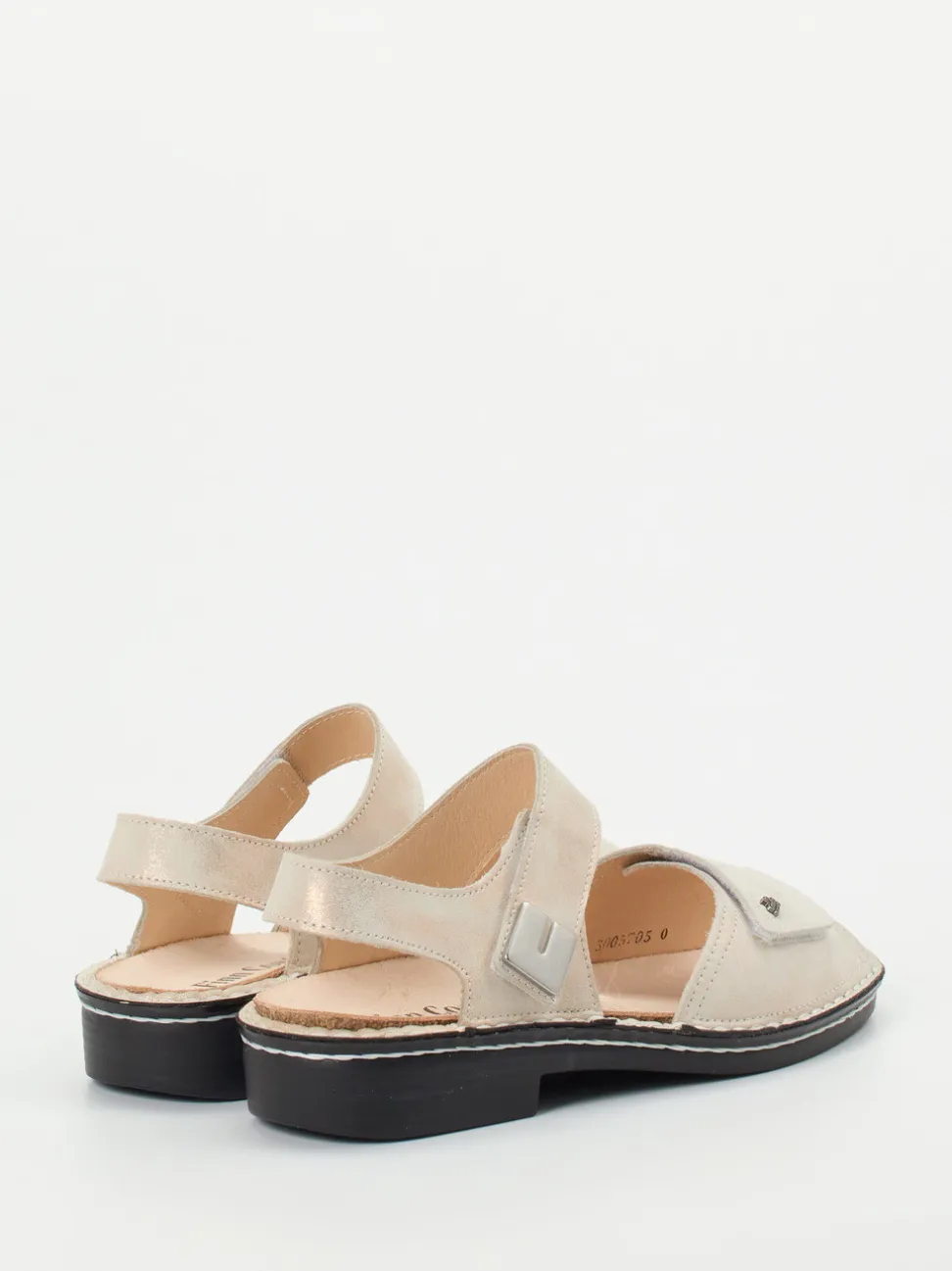 Finn Comfort – Komfortsandale aus Metallicleder champagner