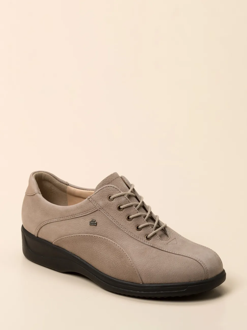 Finn Comfort – Komfort-Schnürschuhe aus Nubukleder Beigegrau