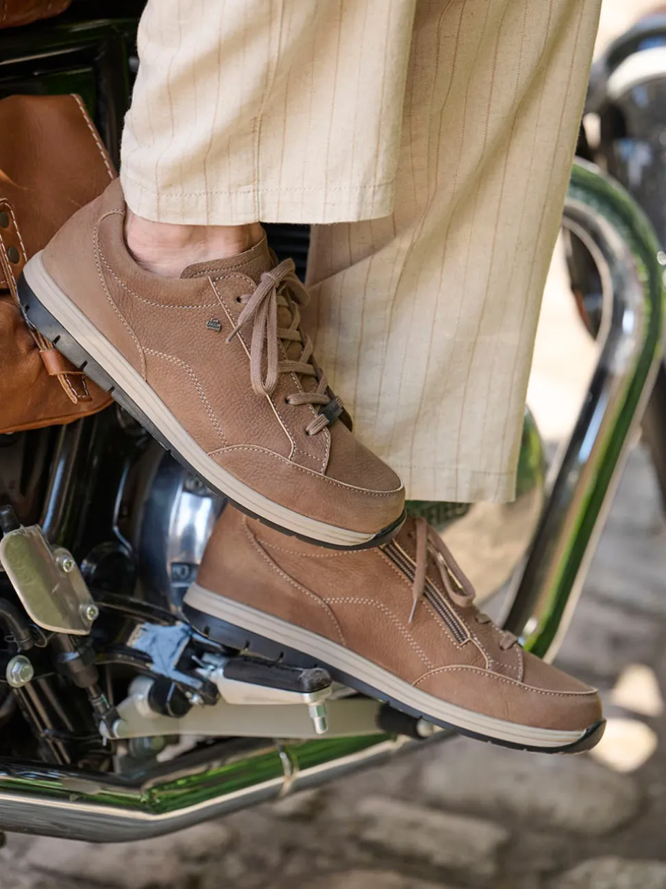 Finn Comfort – Komfort-Sneaker aus Nubukleder Braun