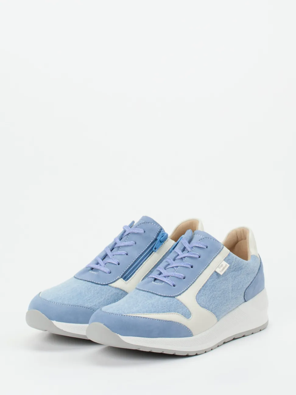 Finn Comfort – Komfort-Sneaker aus Textil und Veloursleder hellblau