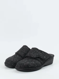 Finn Comfort – Pantoffeln aus Wollfilz in Anthrazit