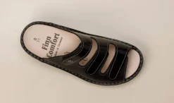 Finn Comfort – Pantolette aus Lackleder Schwarz