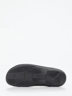 Finn Comfort – Pantolette aus Metallicleder grau