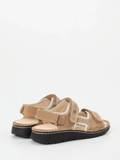 Finn Comfort – Sandale aus Nubukleder beige