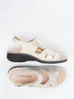 Finn Comfort – Sandale aus Metallicleder champagner