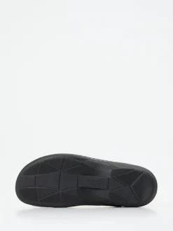 Finn Comfort – Sandale aus Metallicleder champagner