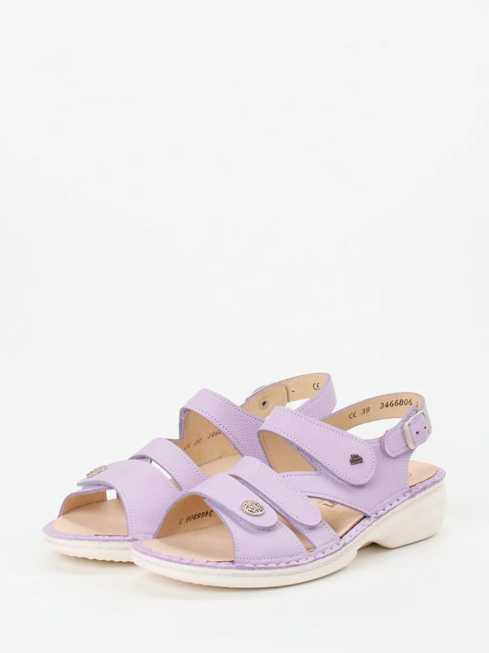 Finn Comfort – Sandalen aus Kalbleder in Flieder