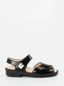 Finn Comfort – Sandalen aus Lackleder schwarz