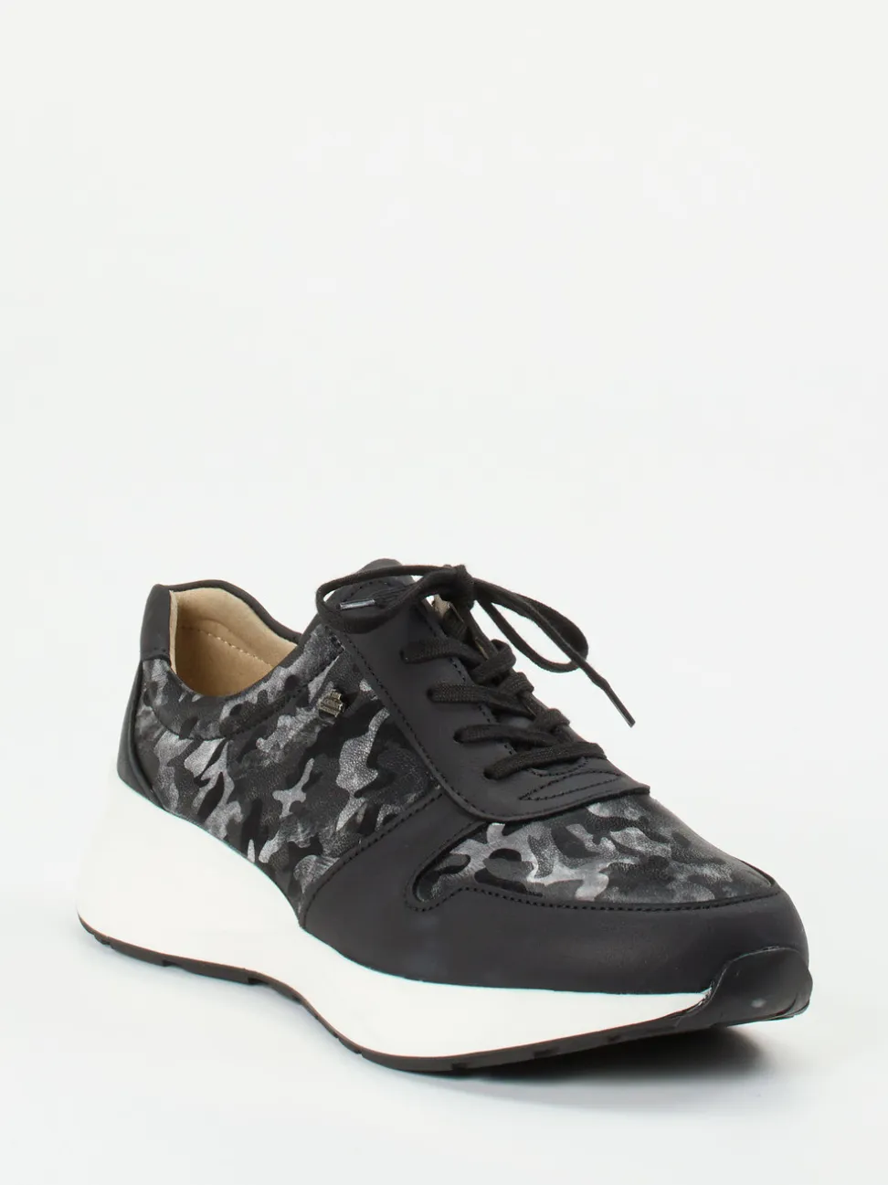 Finn Comfort – Schnürschuh aus Kalbleder Schwarz