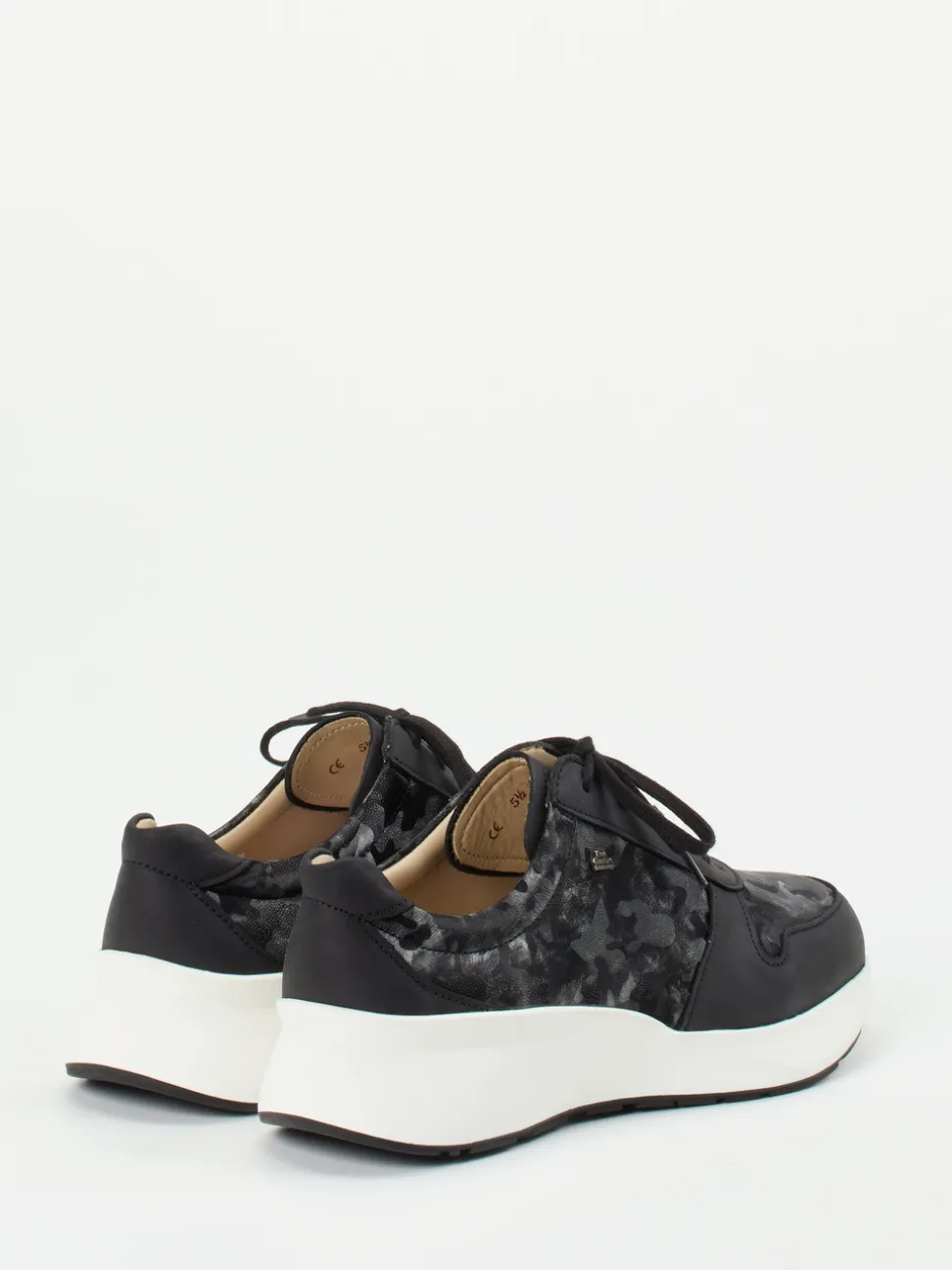 Finn Comfort – Schnürschuh aus Kalbleder Schwarz