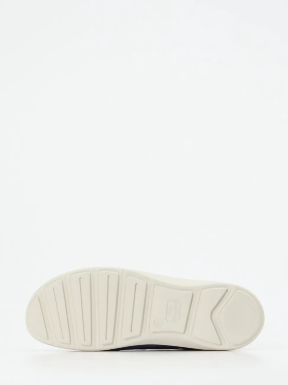 Finn Comfort – Schnürschuh aus Nubukleder lavendelblau