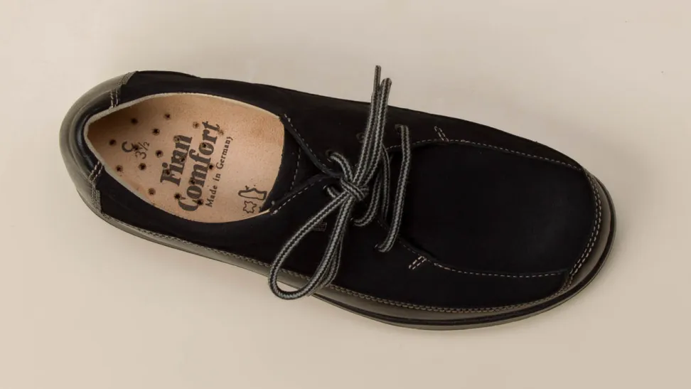 Finn Comfort – Schnürschuh aus Nubukleder schwarz